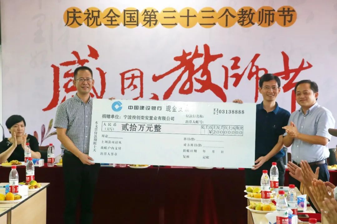 小友友大提琴.JPG